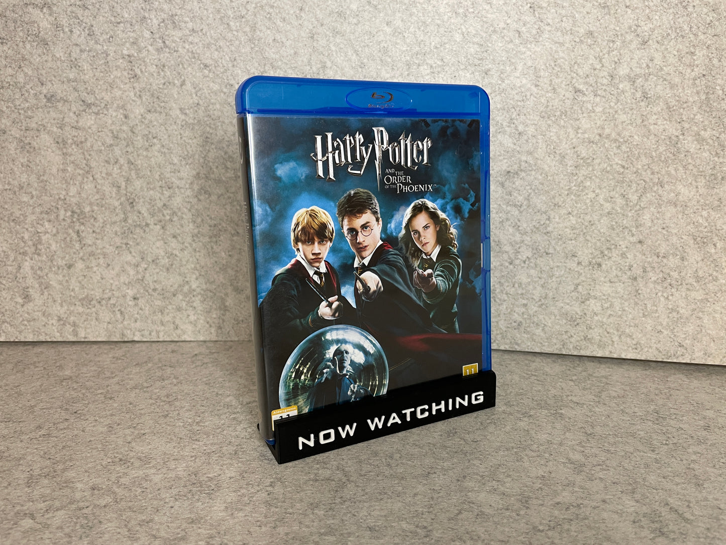 Display ställ för DVD/Blu-Ray "Now Watching"