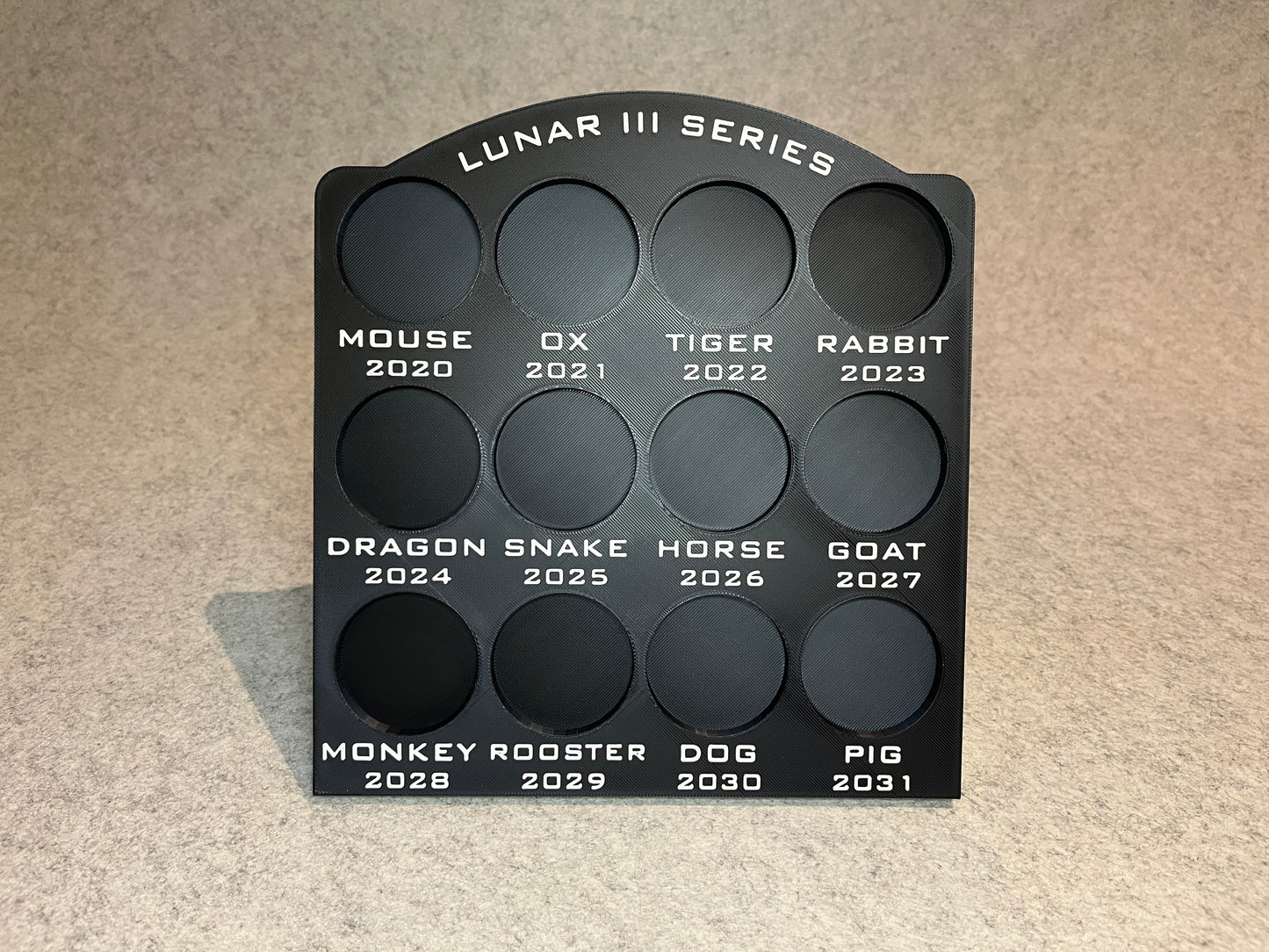 Display ställ för 12 1oz silvermynt Australian Lunar III series samling