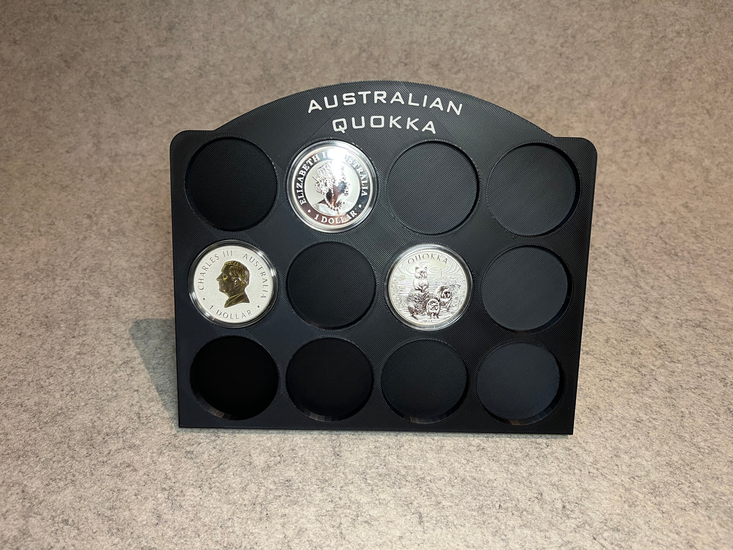 Display ställ för 12 1oz silvermynt Australian Quokka samling