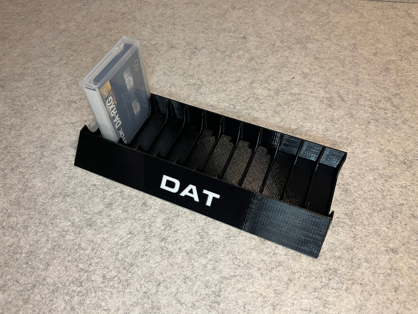 Ställ för 12 DAT kassettband