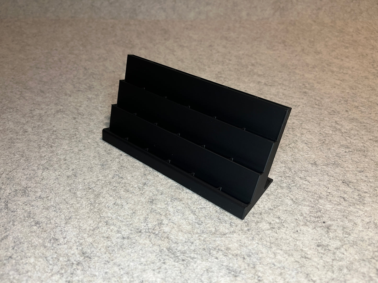 Spelställ för 24 Nintendo Switch cartridge – trappstegsdesign (stort)
