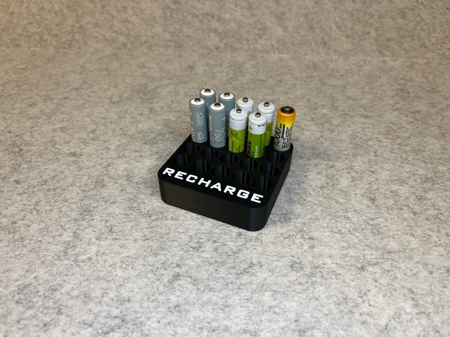 Batteristand för 20 laddningsbara AAA-batterier