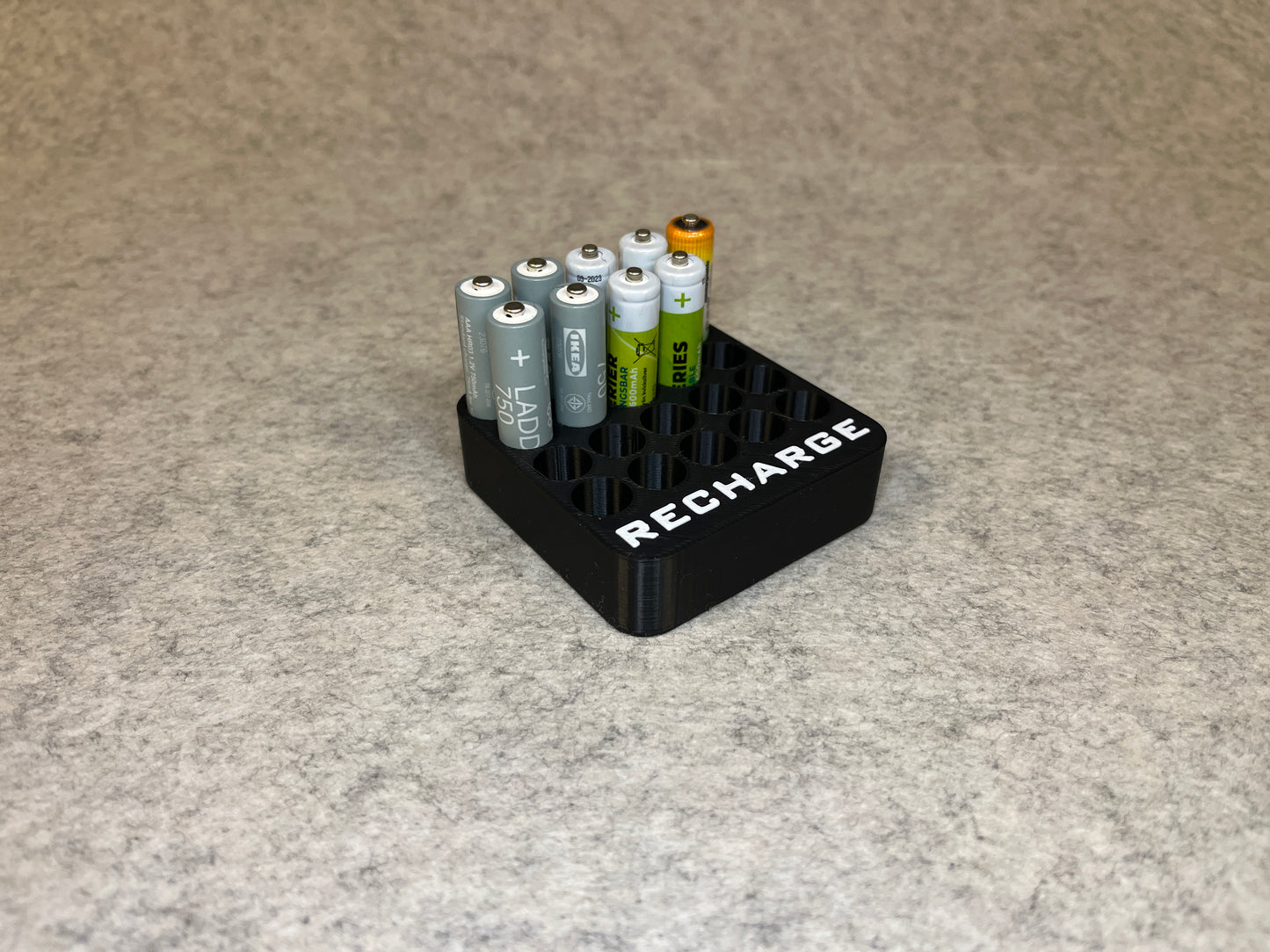 Batteristand för 20 laddningsbara AAA-batterier