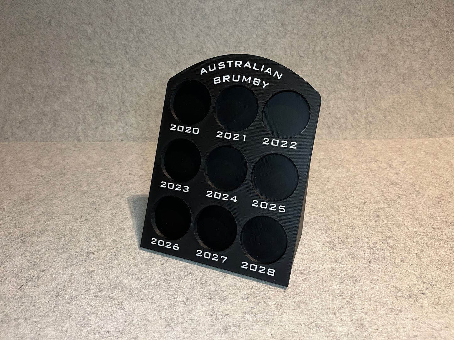 Displayställ för 9x 1 oz silvermynt – Australian Brumby