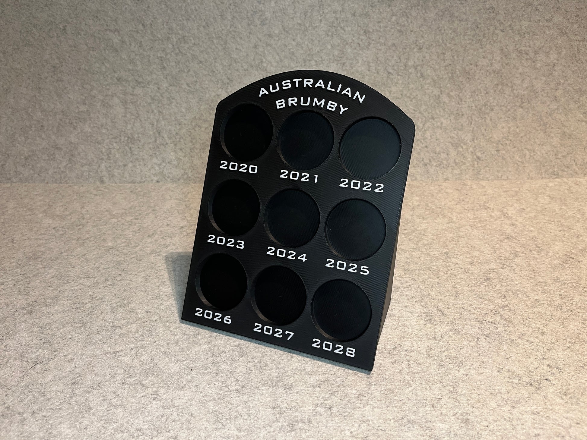 Displayställ för 9x 1 oz silvermynt – Australian Brumby