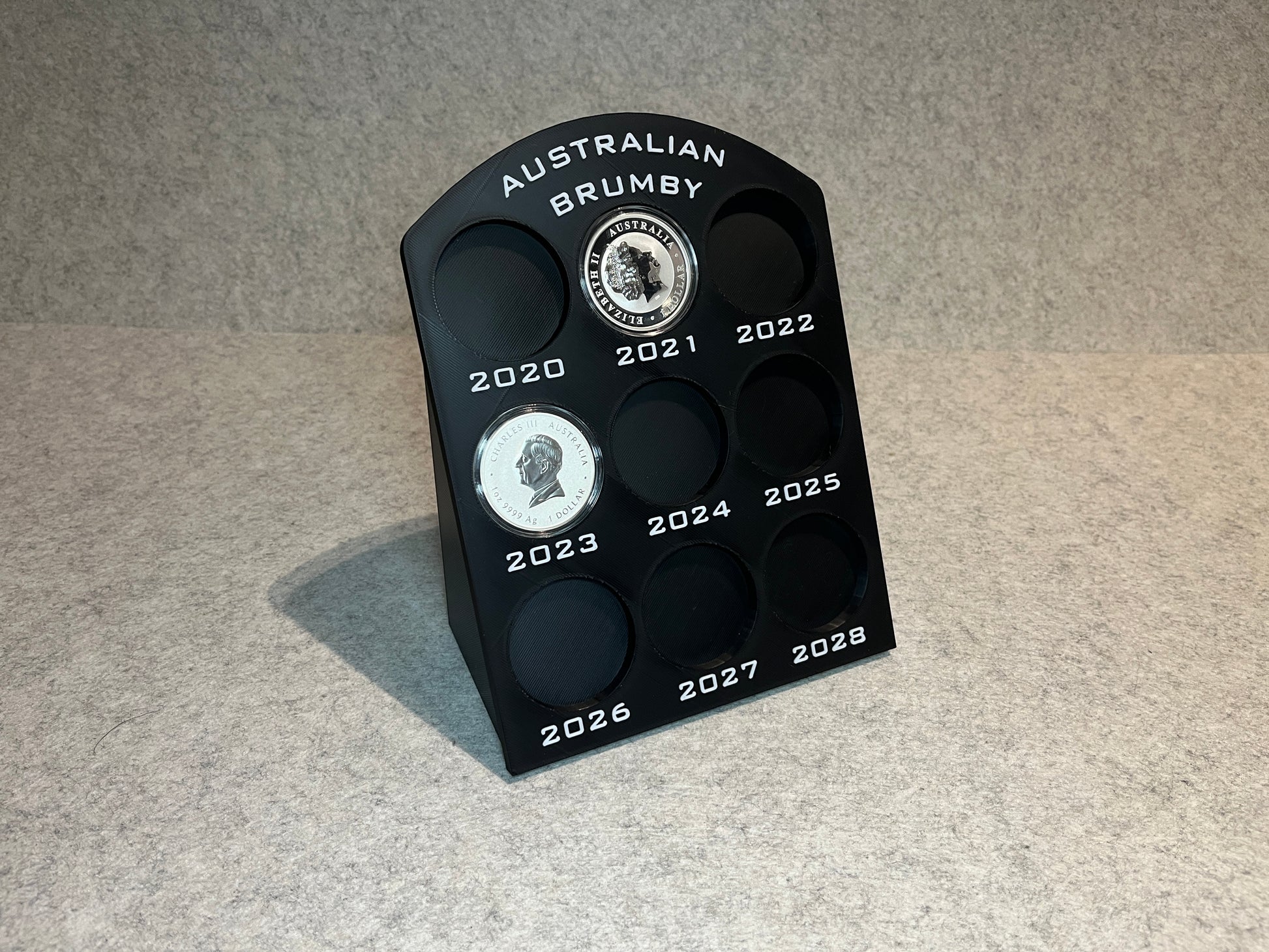Displayställ för 9x 1 oz silvermynt – Australian Brumby