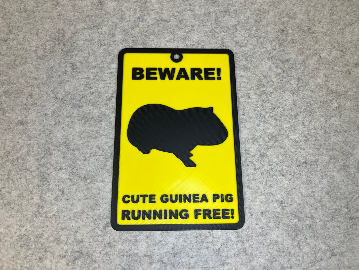 Väggdekor marsvin - Beware Cute Guinea Pig – bild 3