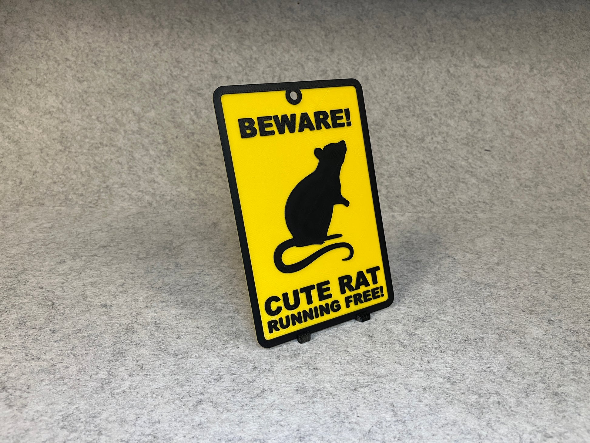 Väggdekor råtta - Beware Cute Rat – bild 2