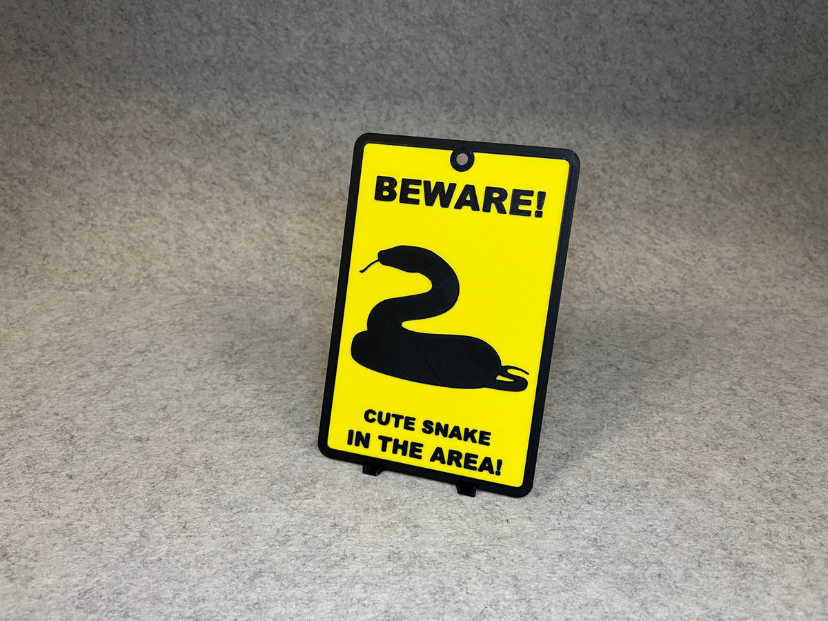 Väggdekor orm - Beware Cute Snake